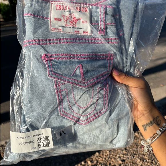 True Religion Women's Denim Jeans with Pink Accents - Picture 4 of 4